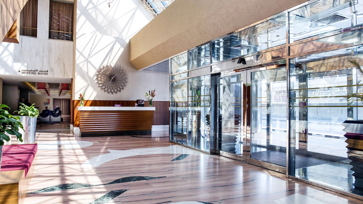 هتل کراون پلازا دیره دبی